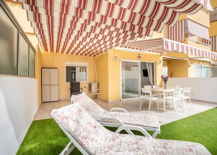 Family Home Near Ocean Los Cristianos Lovetenerife